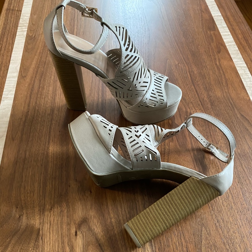 Bamboo cream platform sandals